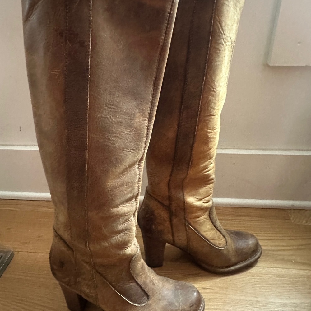 Frye Villager Pull On Tall Stack Heel Boots Leather Women’s Tan/Brown 7